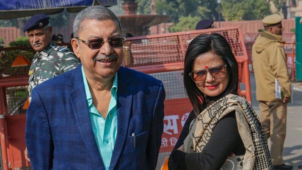 TMC: ফের সম্মুখ সমরে দুই তৃণমূল সাংসদ! একে অপরকে নাম না করে কটাক্ষ মহুয়া মৈত্রর, সরাসরি আক্রমণে কল্যাণ বন্দ্যোপাধ্যায়