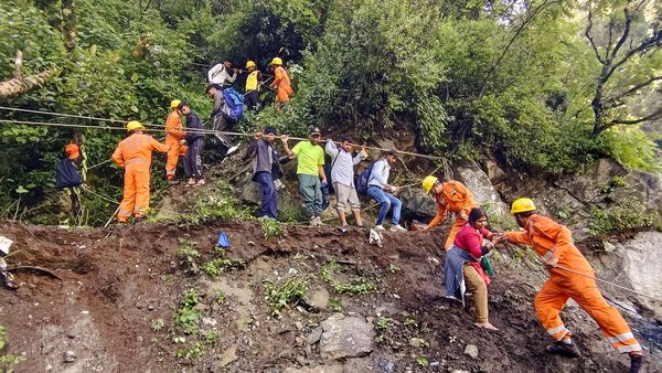 Kedarnath Dham Yatra: সোনপ্রয়াগে ধসের কারণে সাময়িক স্থগিত কেদারনাথ ধাম যাত্রা