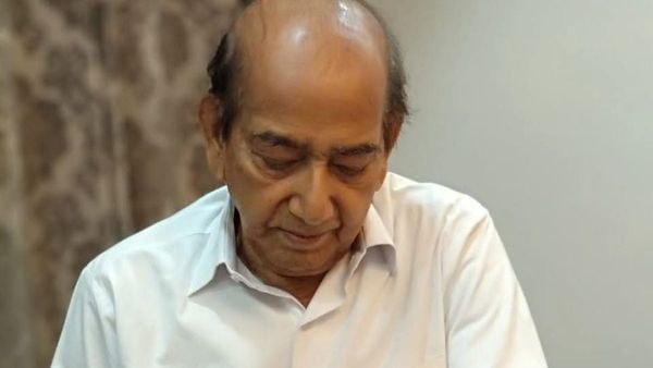 প্রাক্তন ডেপুটি স্পিকার কৃপাসিন্ধু সাহার প্রয়াণ, শোকস্তব্ধ রাজনৈতিক মহল