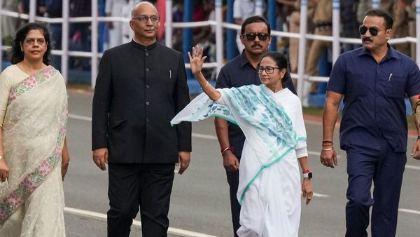 মঙ্গলেই জেলা সফরে মমতা, পূর্ব বর্ধমানে প্রশাসনিক সভা ও পরিষেবা প্রদানের তৎপরতা তুঙ্গে