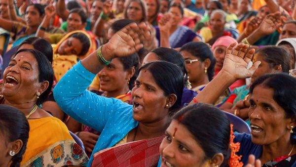 ছয় বছরে দ্বিগুণ হয়েছে মহিলাদের কর্মসংস্থানের হার, জানাচ্ছে কেন্দ্রীয় রিপোর্ট