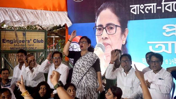 উত্তরবঙ্গে গিয়ে মহিলা সংগঠনকে জোরদার করার ডাক চন্দ্রিমার, করলেন কর্মিসভা