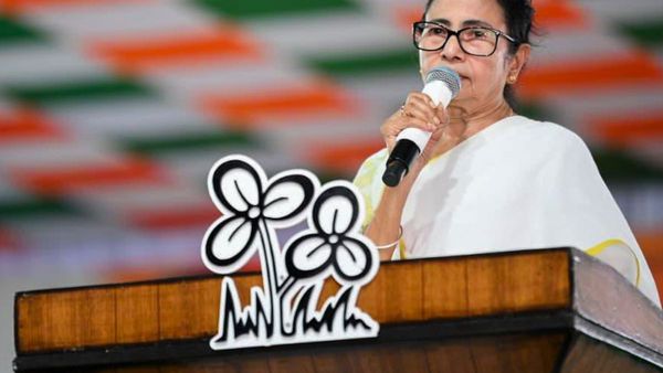 'আমাদের পাড়া আমাদের সমাধান' শিবিরে অংশগ্রহণকারী কোটি ছাড়াল, আপ্লুত ঘোষণা মুখ্যমন্ত্রী মমতার