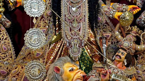 লক্ষ্মীর ভাণ্ডারের টাকায় দুর্গাপুজো, খুশিতে মাতোয়ারা মাথাভাঙার বাসিন্দারা