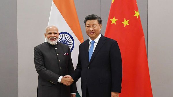 ভারত-চিন কাছাকাছি, দ্বিপাক্ষিক বৈঠকে মিলিত হলেন মোদী-জিনপিং, চাপ বাড়ল আমেরিকার!