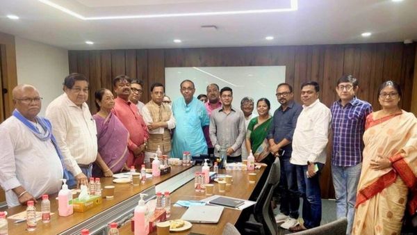 শ্রীরামপুর-মেদিনীপুরে দলীয় বৈঠক অভিষেকের, ঐক্যবদ্ধ হয়ে মানুষের কাছে পৌঁছনোর নির্দেশ