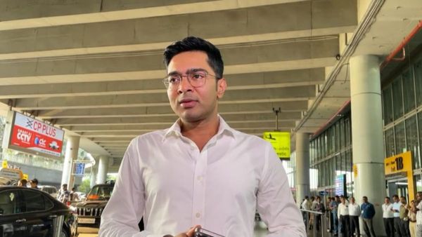 উপরাষ্ট্রপতি নির্বাচনে ভোট কিনতে কয়েক কোটি, হতে পারে ক্রস ভোটিং! চাঞ্চল্যকর দাবি অভিষেকের