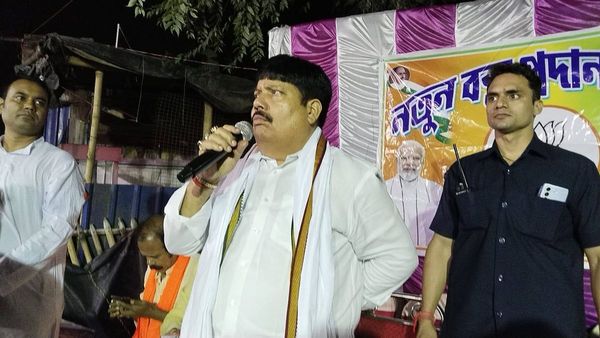 মাঝরাতে বাড়ির বাইরে গুলি-বোমা ছোড়া হয়েছে বলে অভিযোগ অর্জুন সিংয়ের, পুলিশ বলছে এমন ঘটনাই ঘটেনি