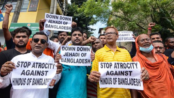 শুরু হতে না হতেই একেরপর এক মণ্ডপে হামলা,,এবারও কি হিংসাত্মক দুর্গাপুজোর সাক্ষী হবে বাংলাদেশ? বাড়ছে উদ্বেগ