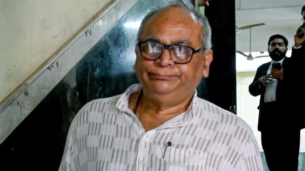 চন্দ্রনাথকে হেফাজতে চাইল ইডি, মন্ত্রীর পুজো কি কাটবে কারাগারেই? স্পষ্ট হবে মঙ্গলে