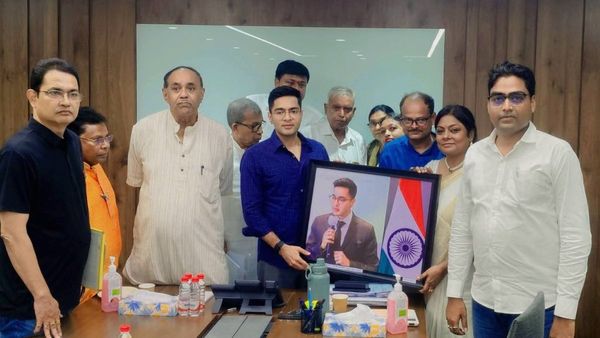 আরামবাগ ও ঘাটালে হাতছাড়া আসন পুনরুদ্ধারের রোডম্যাপ তৈরি, দলীয় নেতৃত্বকে বড় বার্তা অভিষেকের