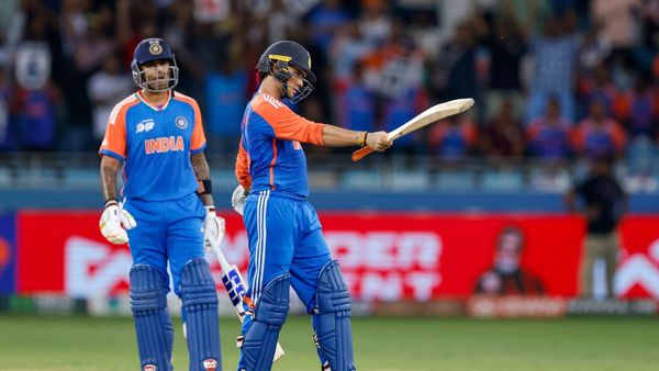 অপ্রতিরোধ্য অভিষেক, সুপার ওভারে অনবদ্য অর্শদীপ, এশিয়া কাপে শ্রীলঙ্কার বিরুদ্ধে ভারতের কষ্টার্জিত জয়