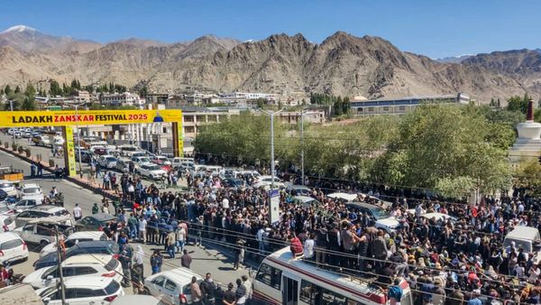 কেন লাদাখে ‘জেন জেড’ বিপ্লব? তরুণ প্রজন্মের ক্ষোভে জ্বলছে রাজপথ