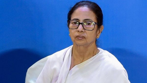 দুর্গাপুজোয় মন্ত্রীদের সতর্ক থাকার নির্দেশ মুখ্যমন্ত্রীর, মন্ত্রিসভার বৈঠকে একাধিক গুরুত্বপূর্ণ সিদ্ধান্ত