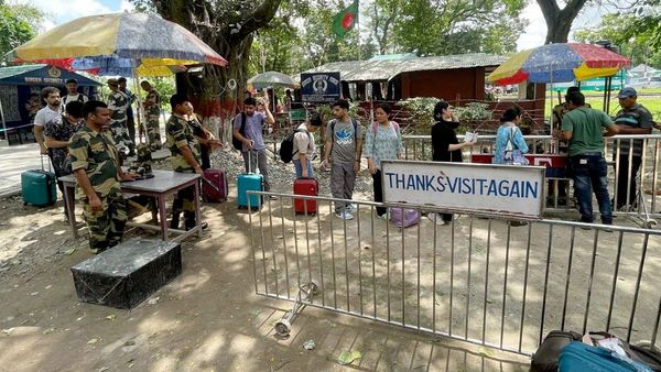 বিদেশিদের নাগরিকত্ব আইন সময়োপযোগী, বলছে বিজেপি, বিরোধীরা বলছে অন্য কথা!