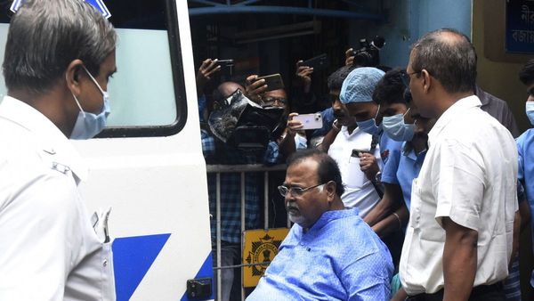 এসএসসি নিয়োগ দুর্নীতি মামলায় চার্জ গঠন, মুক্তির দাবি পার্থ-অঙ্কিতাদের, কী করল আদালত?