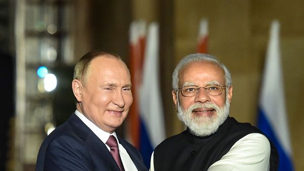ভারত-রাশিয়া সুসম্পর্ক চিরস্থায়ী, বললেন পুতিন, ইউক্রেনে শান্তি ফেরাতে ফের বার্তা মোদীর