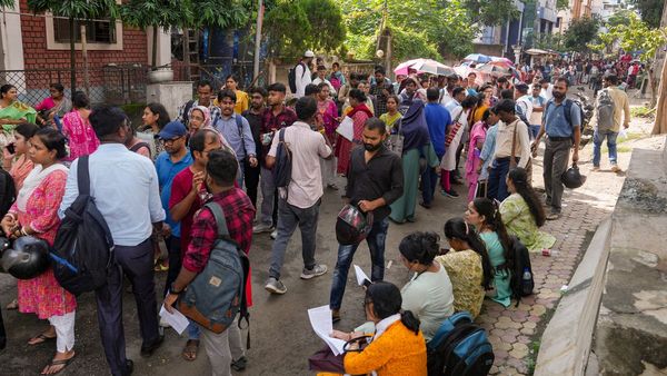 নতুন পরীক্ষায় ঢুকে পড়বে না তো দাগি প্রার্থীরা? কী বলছেন এসএসসি চেয়ারম্যান