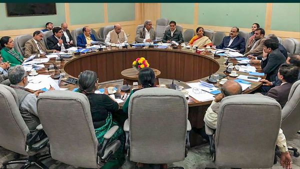 উৎসবের মরশুমে কেন্দ্রীয় কর্মীদের জন্য সুখবর, এক মাসের বোনাস ঘোষণা