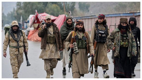 তুরস্কে কূটনৈতিক তৎপরতার পর আফগান ও পাকিস্তান সীমান্তে যুদ্ধবিরতি বাড়ল, নভেম্বরে ফের বৈঠক