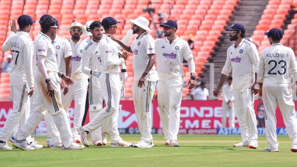 সিরাজ-জাদেজার বল হাতে দাপট, আমেদাবাদ টেস্টে ওয়েস্ট ইন্ডিজকে ইনিংস ও ১৪০ রানে হারাল ভারত