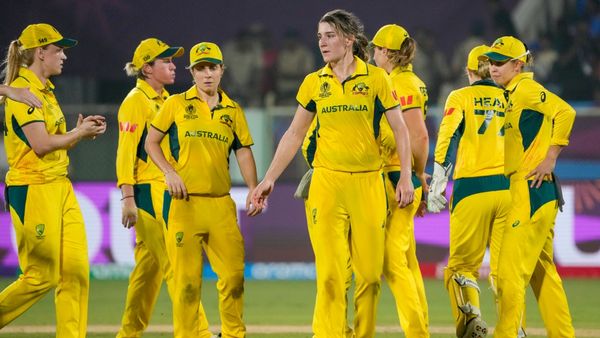 বিশ্বকাপ খেলতে আসা অস্ট্রেলিয়ার ২ মহিলা ক্রিকেটারের শ্লীলতাহানি, বিজেপিকে বিঁধল তৃণমূল