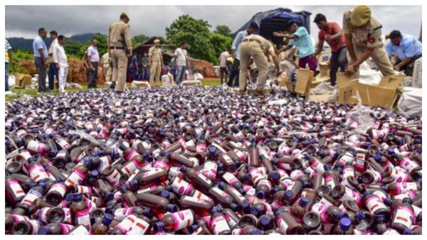 শিশুদের কাফ সিরাপে মৃত্যুর ছায়া, দুই রাজ্যে শিশু মৃত্যুর পর দেশে সতর্কবার্তা