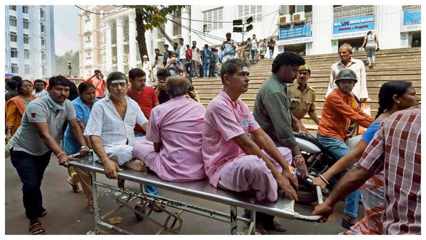 দীপাবলি শেষে কলকাতায় দূষণের জের শ্বাসকষ্ট ও গর্ভকালীন জটিলতা বৃদ্ধি