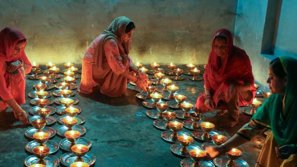 এবছর দশেরাতে সমৃদ্ধি ও ইতিবাচক শক্তি আহ্বানে প্রদীপ জ্বালানোর বিশেষ গুরুত্ব