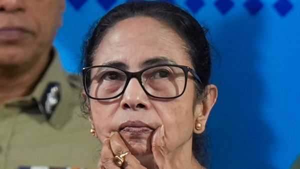 সরকারি হাসপাতালে অবাঞ্ছিত ঘটনা রুখতে মরিয়া মুখ্যমন্ত্রী, দিলেন বেশ কিছু নির্দেশ