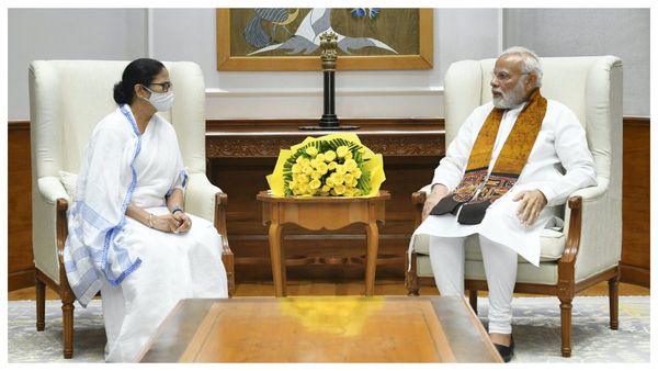 ১০০ দিনের কাজ বন্ধ নয়, টাকা ছাড়তেই হবে, কেন্দ্রকে কড়া বার্তা সুপ্রিম কোর্টের