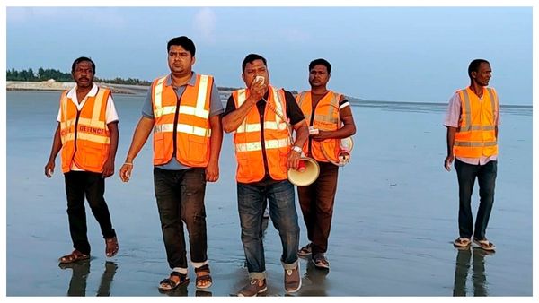 ঘূর্ণিঝড় মন্থা-র তাণ্ডবের আশঙ্কা, অন্ধ্রপ্রদেশ ও ওড়িশায় স্কুল, কলেজ বন্ধ, সতর্ক প্রশাসন