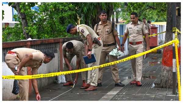মহারাষ্ট্রে চিকিৎসক আত্মহত্যা মামলায় অবশেষে গ্রেপ্তার অভিযুক্ত পুলিশ অফিসার, ভয়াবহ নির্যাতনের কাহিনি