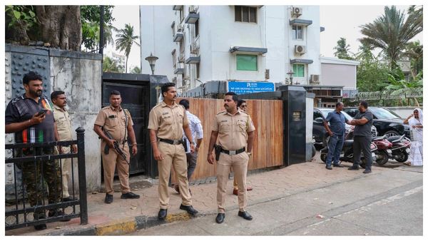 মুম্বইয়ে গ্রেপ্তার বাংলাদেশি রুপান্তরকামী ‘গুরু মা', মানবপাচার চক্রের অভিযোগে চাঞ্চল্য