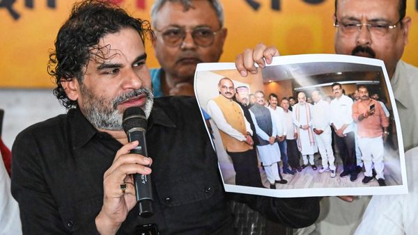 বিজেপির চাপেই সরেছেন দলের ৩ প্রার্থী! বিহারে ভোটের আগে নাস্তানাবুদ প্রশান্ত কিশোরের কাঁদুনি শুরু