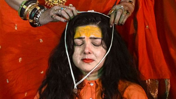 'দাউদ সন্ত্রাসবাদী নয়'! কুখ্যাত ডনকে নিয়ে এ কি বললেন সন্ন্যাসিনী মমতা? পুরনো 'প্রেম' ভোলেননি?