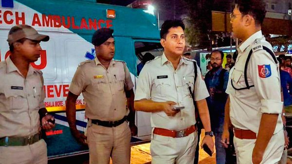 বউ থেকেও অন্য মহিলাকে ধর্ষণ কাউন্সিলরের! গর্ভবতী তরুণী...জন্মাল সন্তান, হইচই কাণ্ড বাংলায়