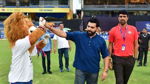 ওয়ান ডে অধিনায়কত্ব খোয়ানোর পর প্রথমবার মুখ খুললেন রোহিত শর্মা, বিশ্বকাপ জয়ে কৃতিত্ব দিলেন কাকে?