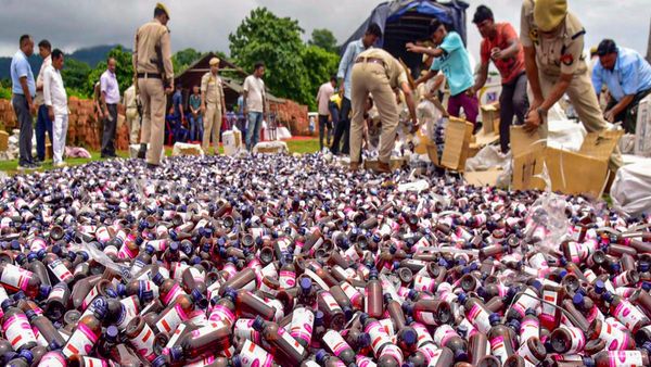 কয়েক ঘণ্টার মধ্যেই মৃত্যু! কাশির সিরাপ খেয়ে মারা গেলো শিশু, এ কী হাল স্বাস্থ্য ব্যবস্থার?