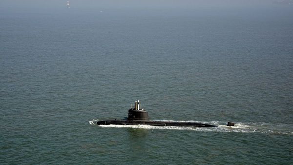 ক্যারিবিয়ান সাগরে মাদক বোঝাই সাবমেরিন ধ্বংস আমেরিকার, ২৫ হাজার মানুষের প্রাণ বাঁচানোর দাবি ট্রাম্পের