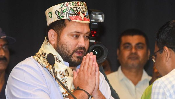 তেজস্বী যাদবেই আস্থা, বিহারে মহাজোটের মুখ্যমন্ত্রী পদপ্রার্থী হলেন লালুপুত্র