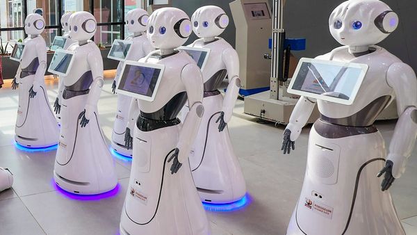 চাকরি হারাবেন ৫ লক্ষ মানুষ! কাজ করবে রোবট, অ্যামাজনের এই সিদ্ধান্তে মাথায় হাত সকলের, কী জানাচ্ছে সংস্থা?