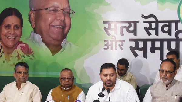 ইন্ডিয়া ব্লকের বিরুদ্ধেই প্রার্থী দিয়ে বিহারের নির্বাচনে ১৪৩ জনের নাম ঘোষণা আরজেডির