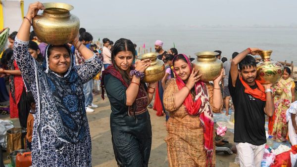 ছটপুজোয় দূষণ রুখতে বিশেষ ব্যবস্থা! জাতীয় পরিবেশ আদালতের নির্দেশ পেয়ে কী কী সিদ্ধান্ত কলকাতা পুরসভার?