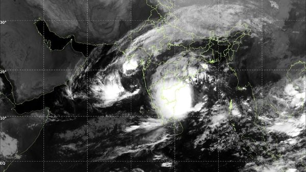 শুধু 'মন্থা' বা 'দানা' নয়! পৃথিবীর ইতিহাসে এই ১০ ঘূর্ণিঝড় সর্বস্বান্ত করেছিল মানুষ ও প্রকৃতিকে, জানুন