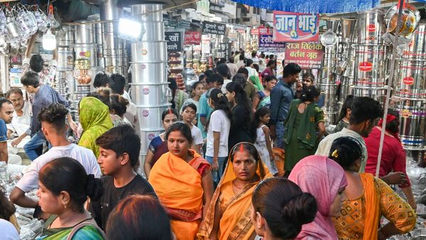 ধনতেরসে বাড়িতে ভুলেও আনবেন না এই জিনিসগুলি, সাবধান!