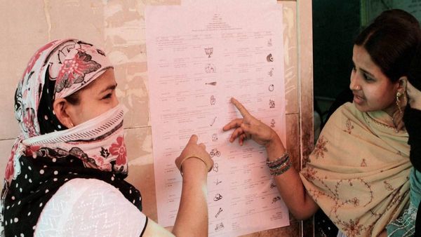 ২০০২ বনাম ২০২৫! কীভাবে বাংলার এই ৭ জেলায় ভোটার তালিকায় এতো মিল? নেপথ্যে কোন ঘটনা?