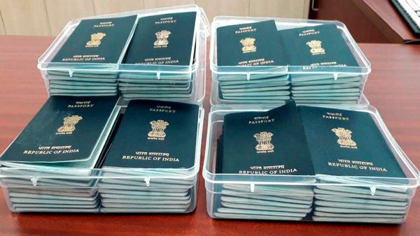 দুঃসংবাদ! চারটি বড় কোম্পানি এখন H-1B ভিসা স্পনসর করা বন্ধ করছে, কারণ কী? রইল তালিকা