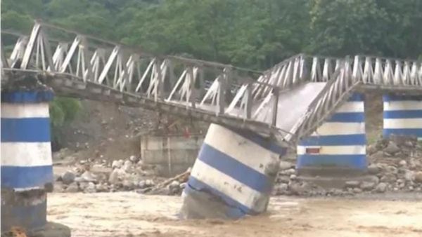 বিপর্যস্ত উত্তরবঙ্গ, বিস্তার সঙ্গে কথা শাহের, দুর্গতদের পাশে থাকতে কর্মীদের নির্দেশ অভিষেক ও শমীকের