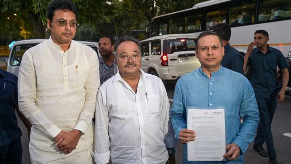 বিএলওদের প্রাপ্য অর্থ ও সুবিধা আটকে রেখেছে রাজ্য, মমতা মিথ্যাচার করছেন, দাবি বিজেপির